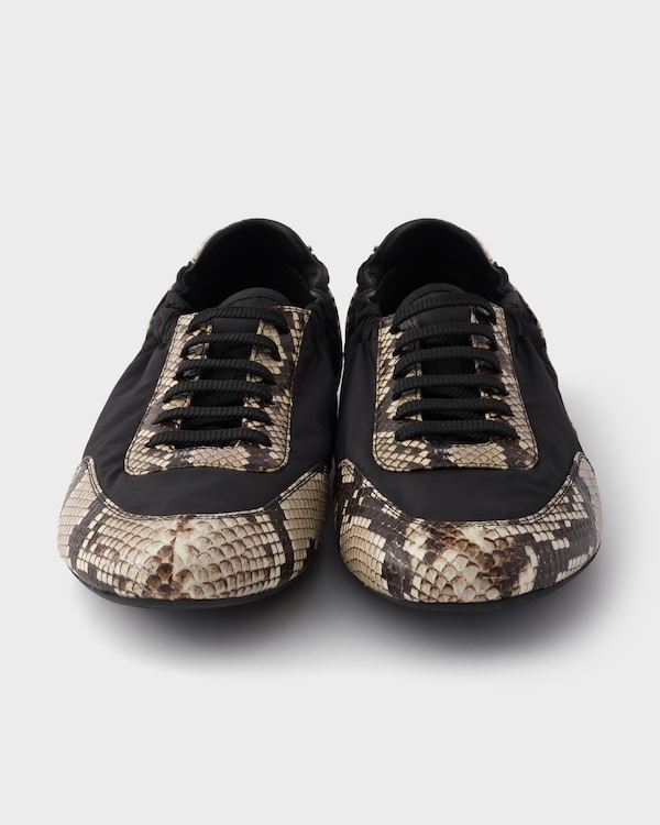 Sneaker aus Re-Nylon und bedrucktem Ayers-Leder - Schwarz/Steingrau Sneaker aus Re-Nylon und bedrucktem Ayers-Leder - Schwarz/Steingrau