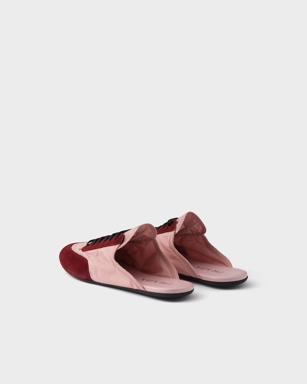 حذاء بكعب Collapse من قماش رينايلون وجلد سويدي - خوخي/قرمزي حذاء بكعب Collapse من قماش رينايلون وجلد سويدي - خوخي/قرمزي