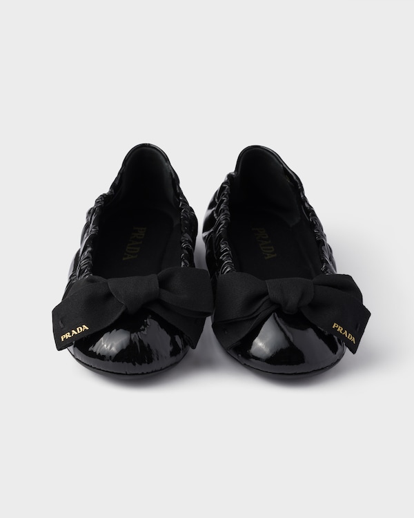 リボン付 パテントレザー バレリーナ - ブラック リボン付 パテントレザー バレリーナ - ブラック