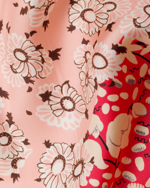 Printed silk twill scarf 90 x 90 Printed silk twill scarf 90 x 90