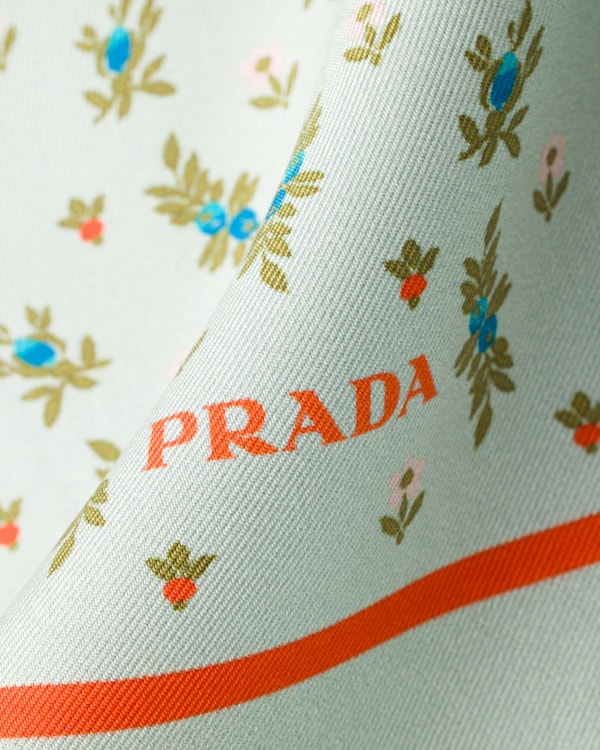 Printed twill scarf 90 - Chlorophyll Green Printed twill scarf 90 - Chlorophyll Green
