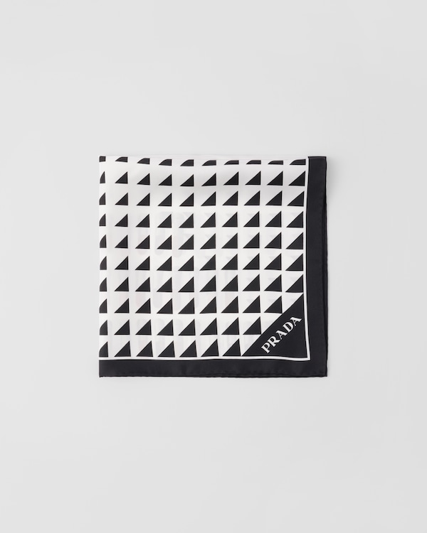 ブランド通販 ブラック/ホワイト プリントシルクツイル スカーフ 55x55 | PRADA 小物