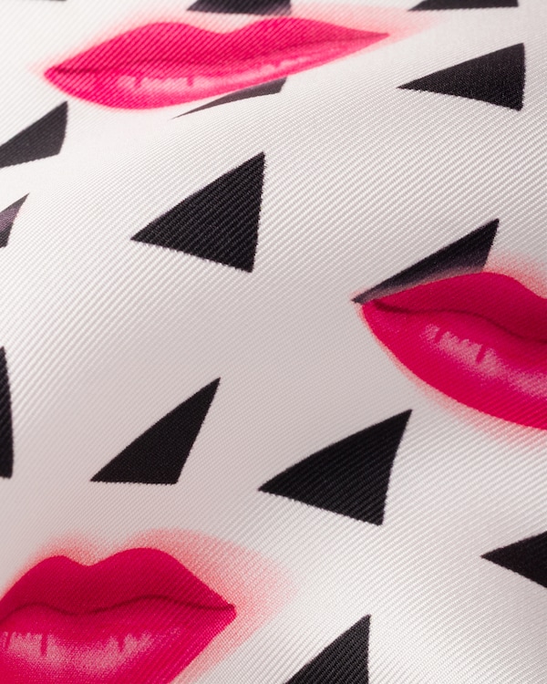 Foulard en sergé de soie imprimé 55 x 55 - Noir/Blanc Foulard en sergé de soie imprimé 55 x 55 - Noir/Blanc