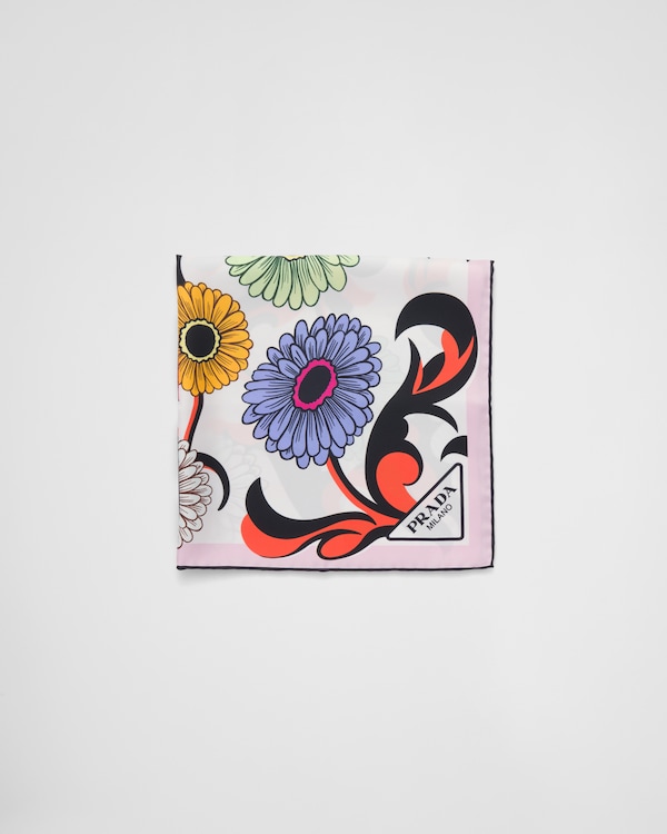 スカーフ PRADA SILK TWILL FOULARD 国内直営 **PRADA** プリントツイル スカーフ Giftにも☆ (PRADA
