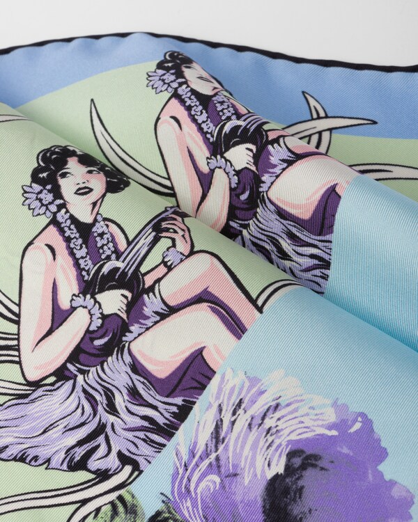 Foulard en sergé de soie imprimé 55 x 55 Foulard en sergé de soie imprimé 55 x 55