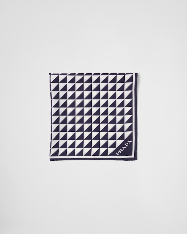有名ブランド ネイビー プリントシルクツイル スカーフ 90x90 | PRADA 小物