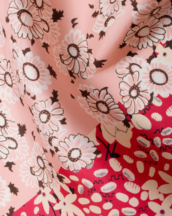 Printed silk twill scarf, 55 X 55 cm Printed silk twill scarf, 55 X 55 cm