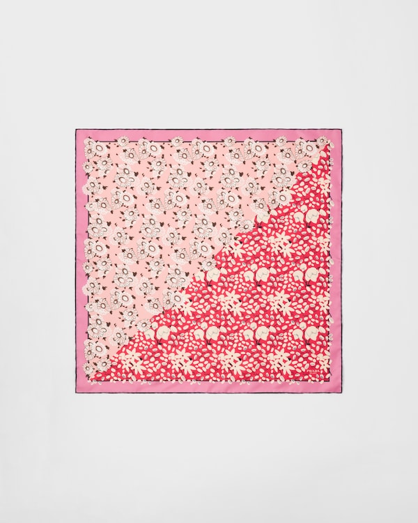 Printed silk twill scarf, 55 X 55 cm Printed silk twill scarf, 55 X 55 cm