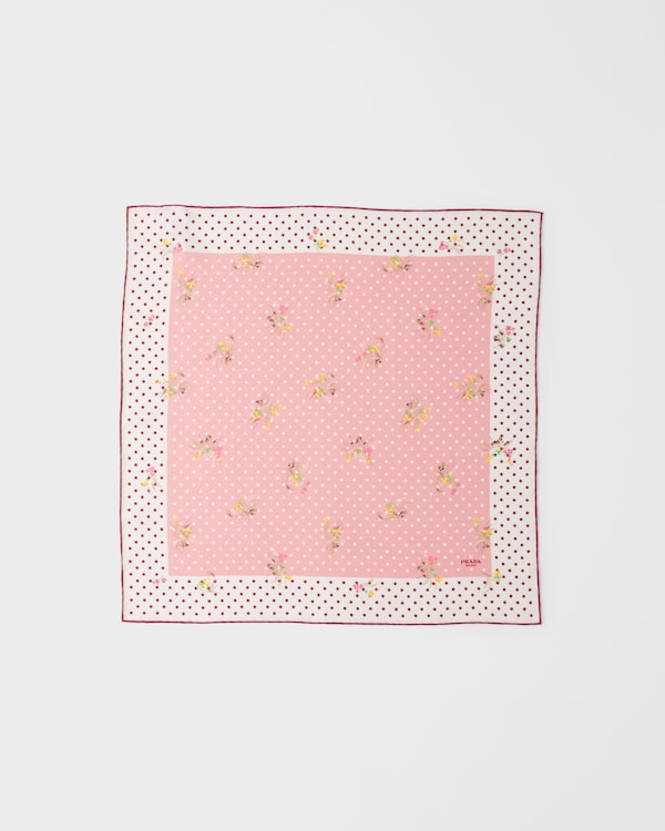 Printed silk twill scarf 55 - Pink/Sand Printed silk twill scarf 55 - Pink/Sand