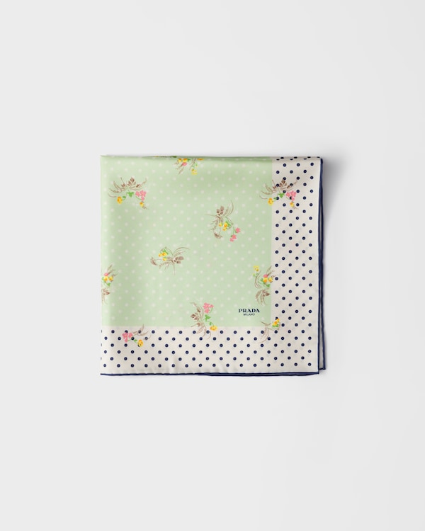 Printed silk twill scarf 55 - Sap/Ivory Printed silk twill scarf 55 - Sap/Ivory