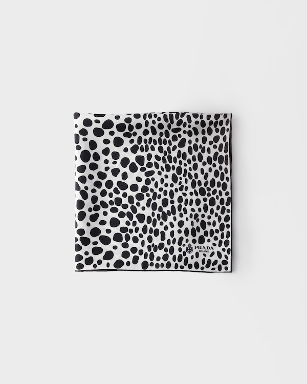 Silk twill scarf 55 - Blanco/Negro Silk twill scarf 55 - Blanco/Negro