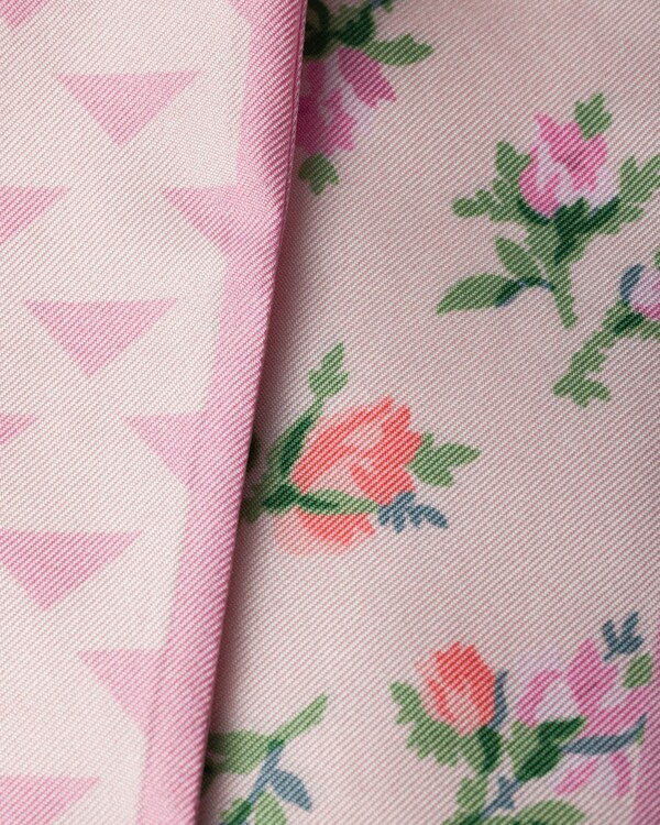 プリントシルクツイル スキニースカーフ - ピンク プリントシルクツイル スキニースカーフ - ピンク