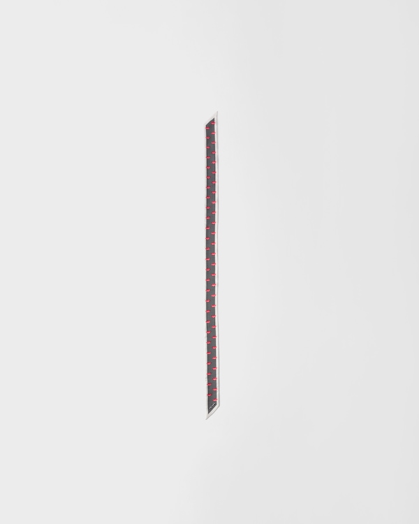 プリントシルクツイル スキニースカーフ - ブラック プリントシルクツイル スキニースカーフ - ブラック