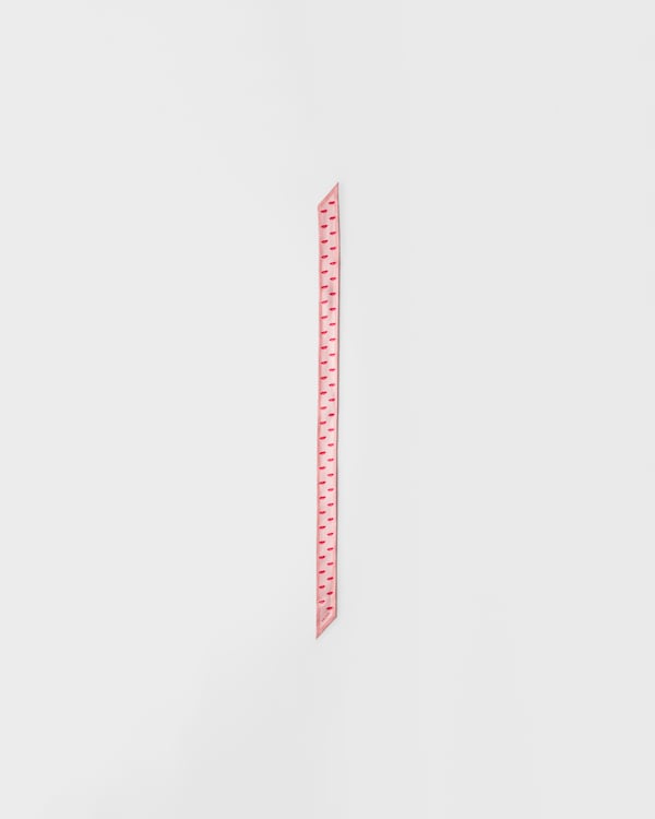 プリントシルクツイル スキニースカーフ - ピンク プリントシルクツイル スキニースカーフ - ピンク