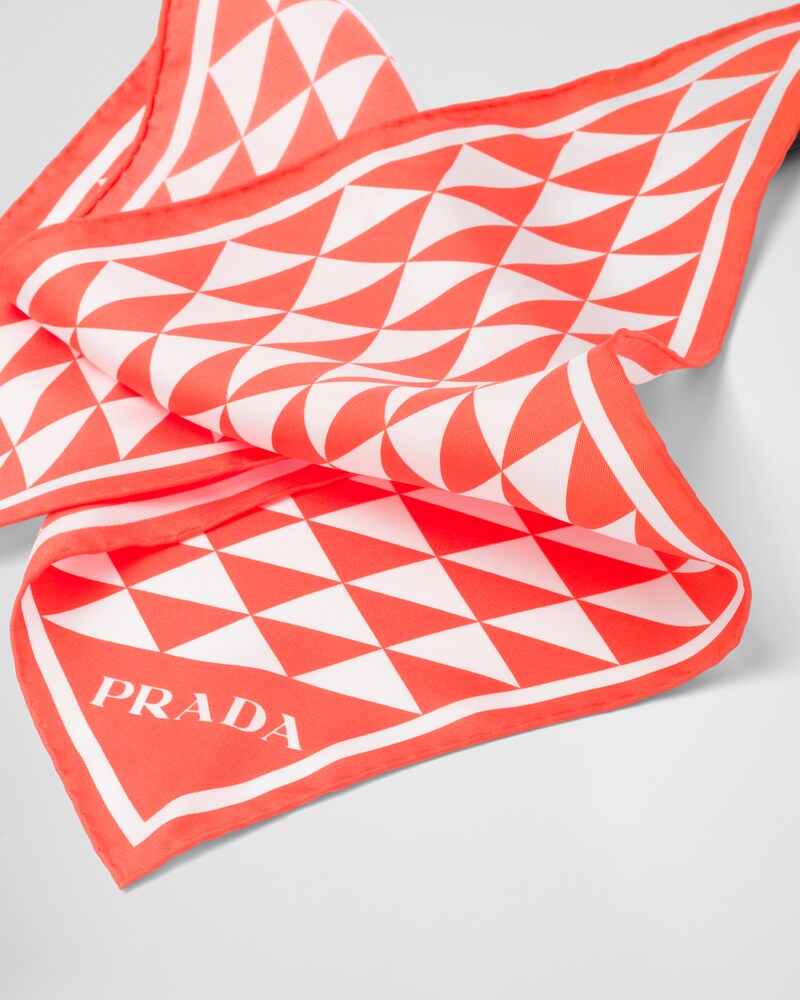 女士s 丝巾和围巾 | prada