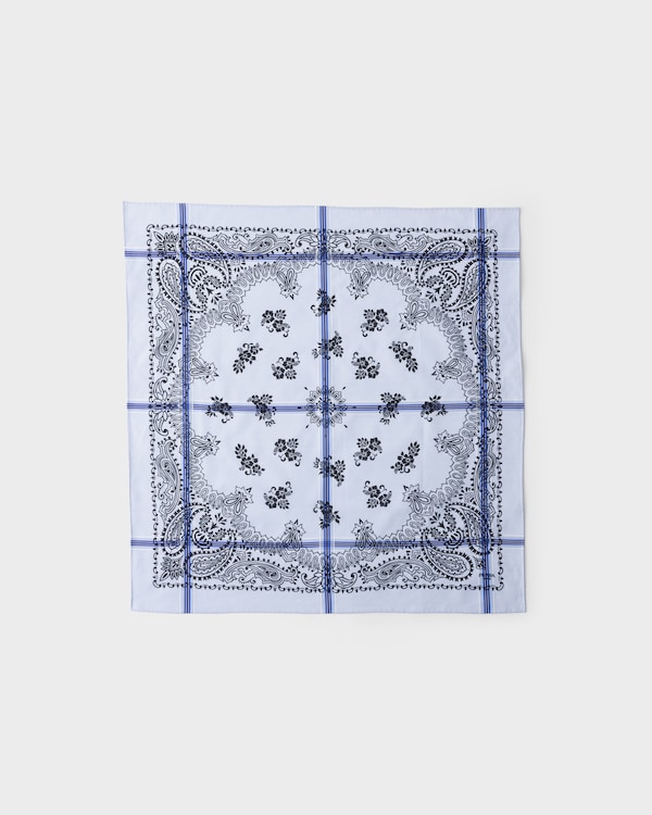 وشاح من القطن بطبعات، 65 × 65 سم - أزرق سماوي وشاح من القطن بطبعات، 65 × 65 سم - أزرق سماوي