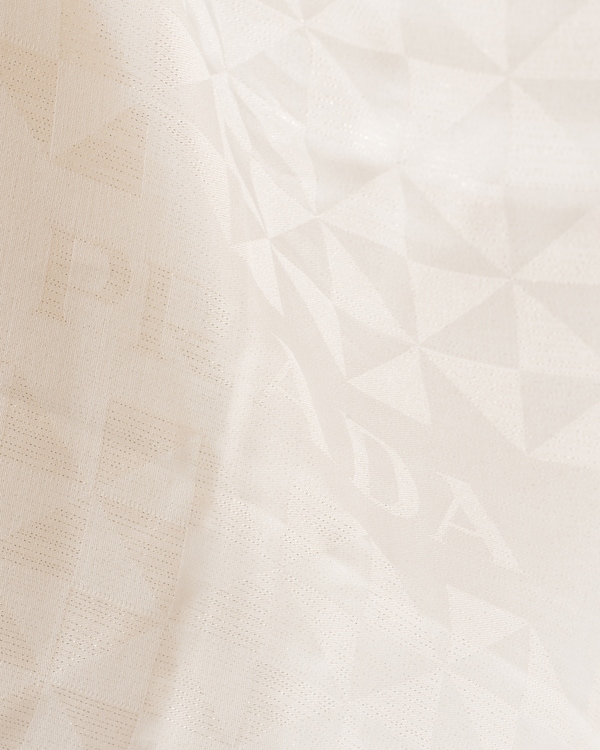 Chal de jacquard de lana, seda, cachemir y lúrex  Chal de jacquard de lana, seda, cachemir y lúrex