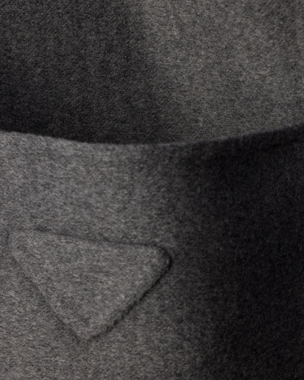 Kapuzenschal aus doppelter Wolle Kapuzenschal aus doppelter Wolle