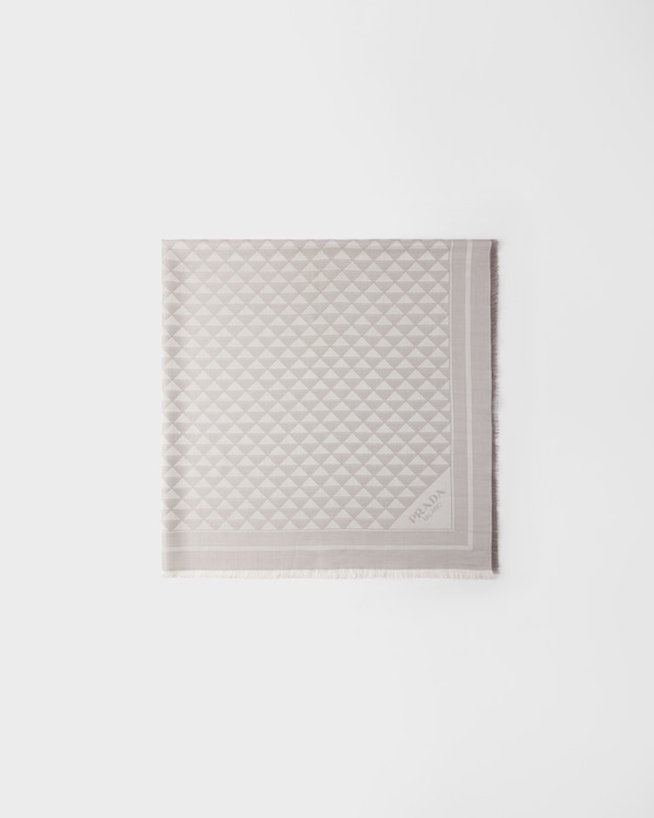 Xale em seda, viscose e Lurex Xale em seda, viscose e Lurex