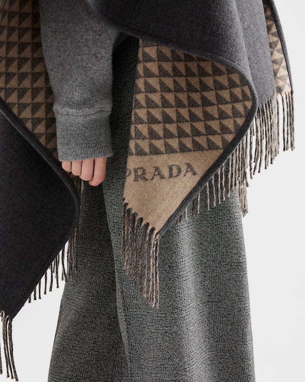 Reversible wool and cashmere poncho Reversible wool and cashmere poncho
