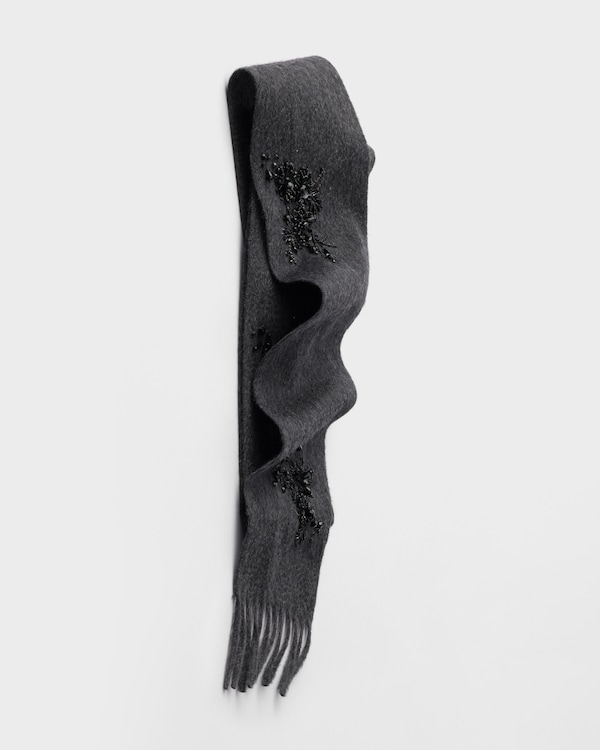 Embroidered cashmere scarf - Antracita jaspeado / Negro Embroidered cashmere scarf - Antracita jaspeado / Negro