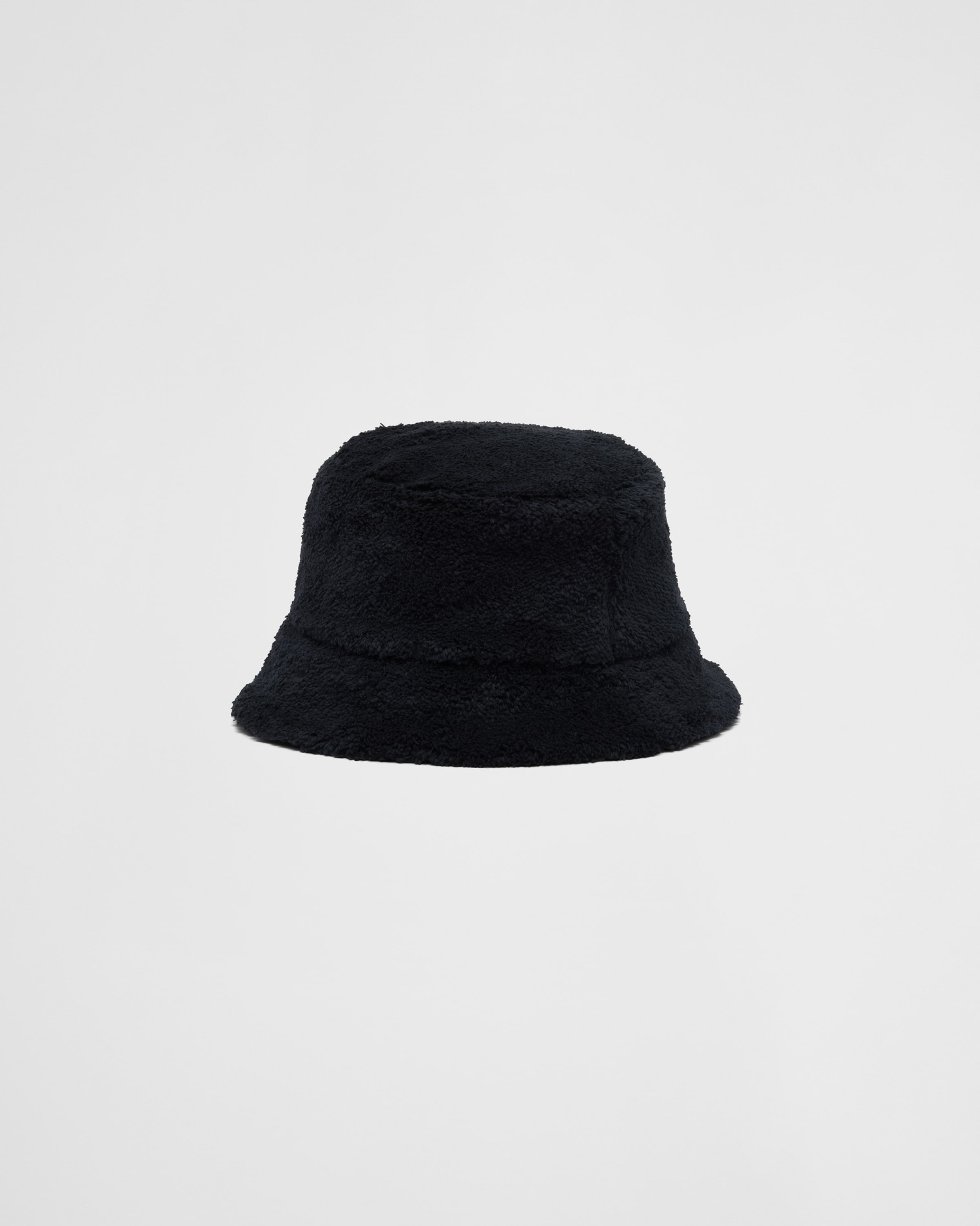 Actualizar 46+ imagen prada terry cloth bucket hat Abzlocal.mx
