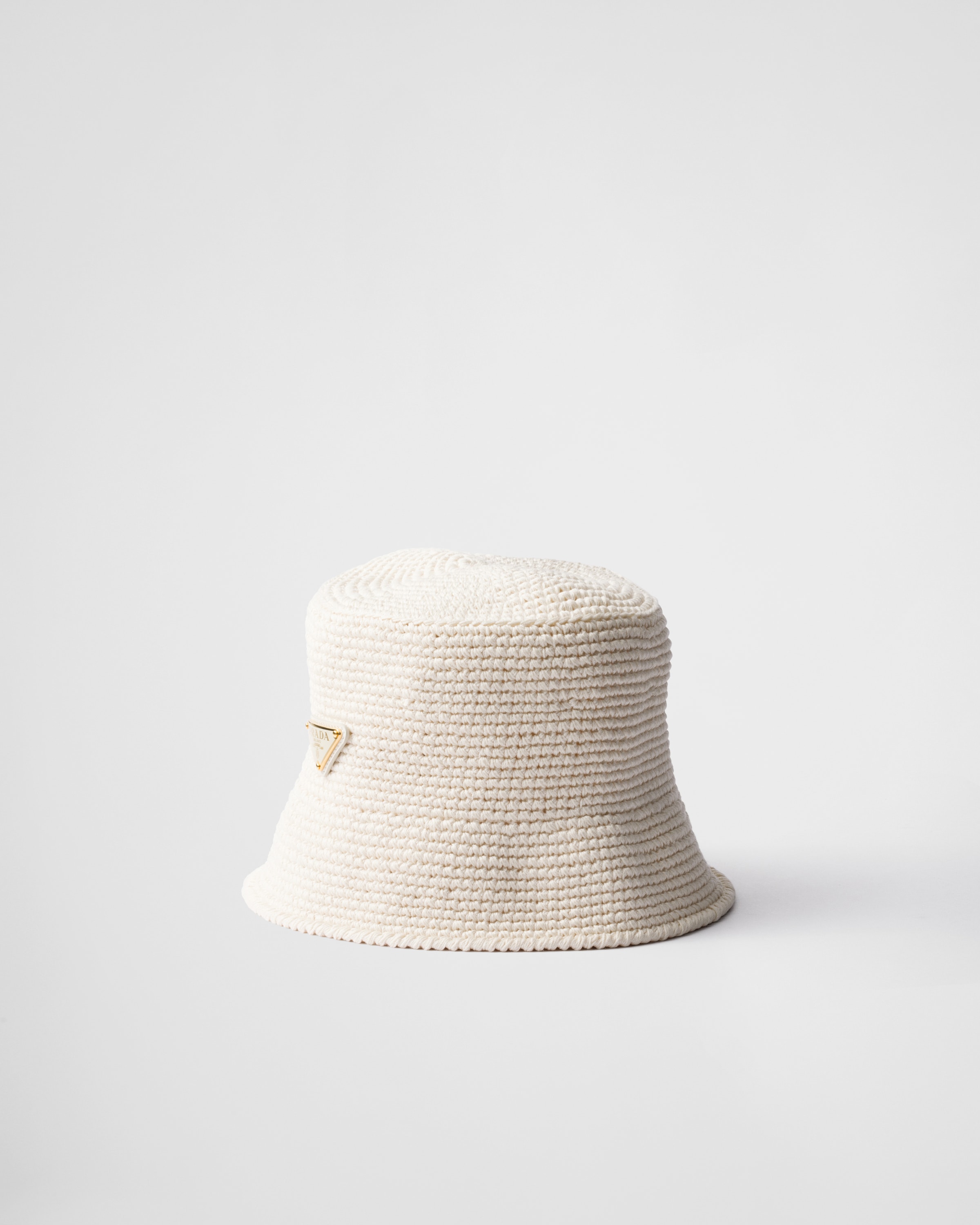 Prada Crochet Bucket Hat In Elfenbein