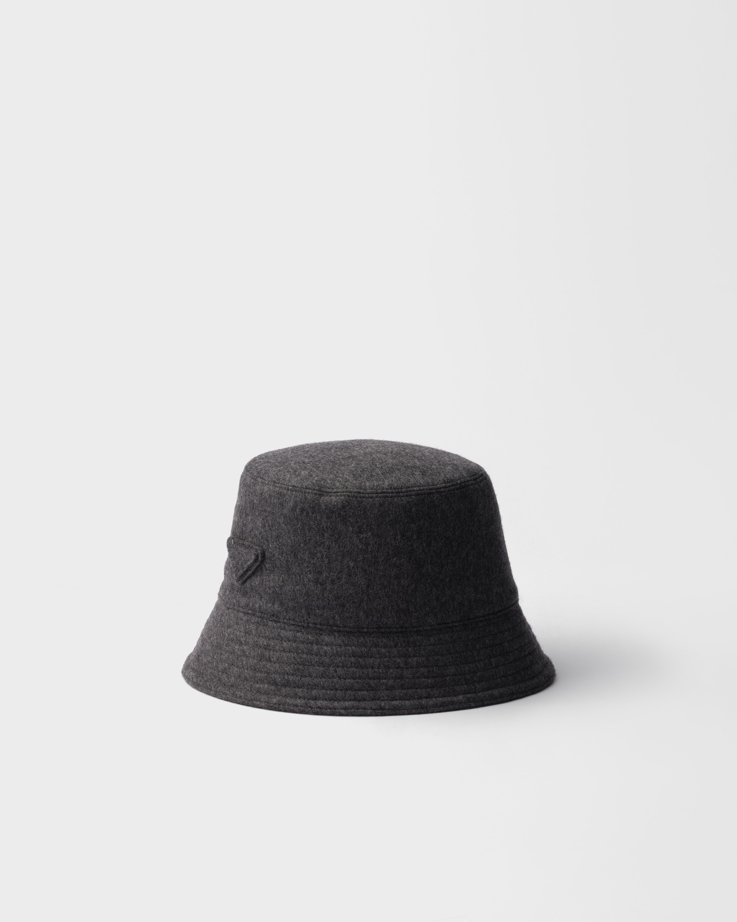 ✴︎PRADA✴︎ バケットハット ブラック Re-nylon バケットハット | PRADA