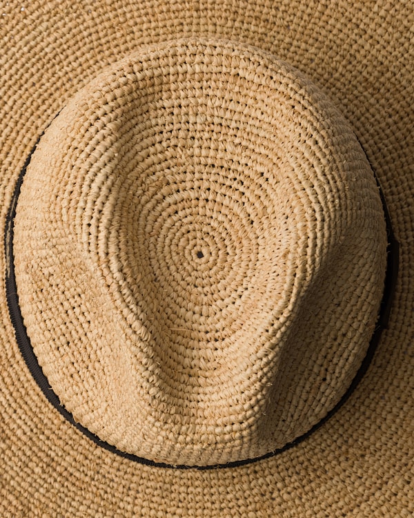 Crochet hat - Natural/Black Crochet hat - Natural/Black