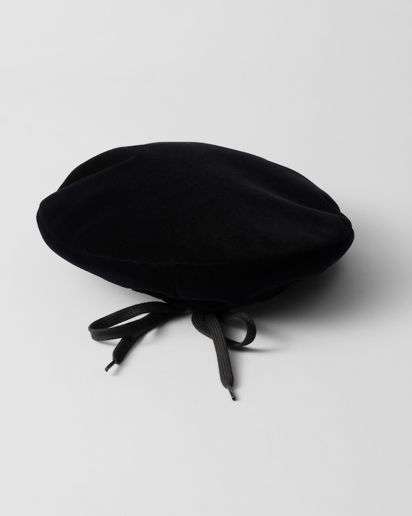 Velvet beret - Black Velvet beret - Black