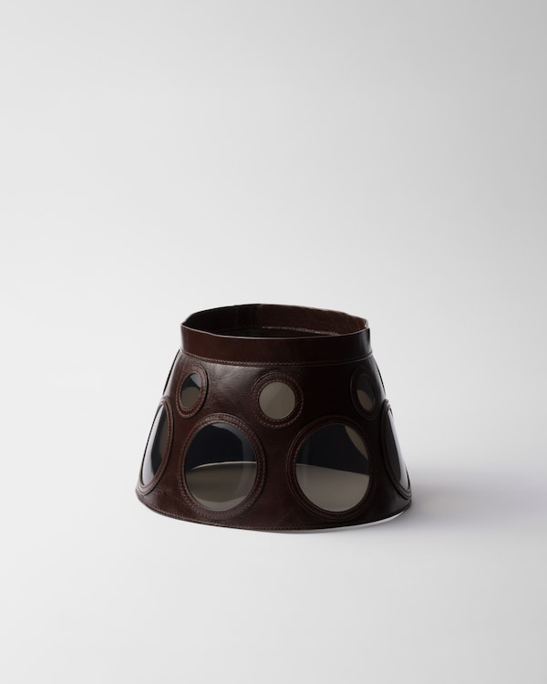 【PRADA】レザー バイザー ハット ブラウン cq5dam.web.hebebed.600.600.jpg