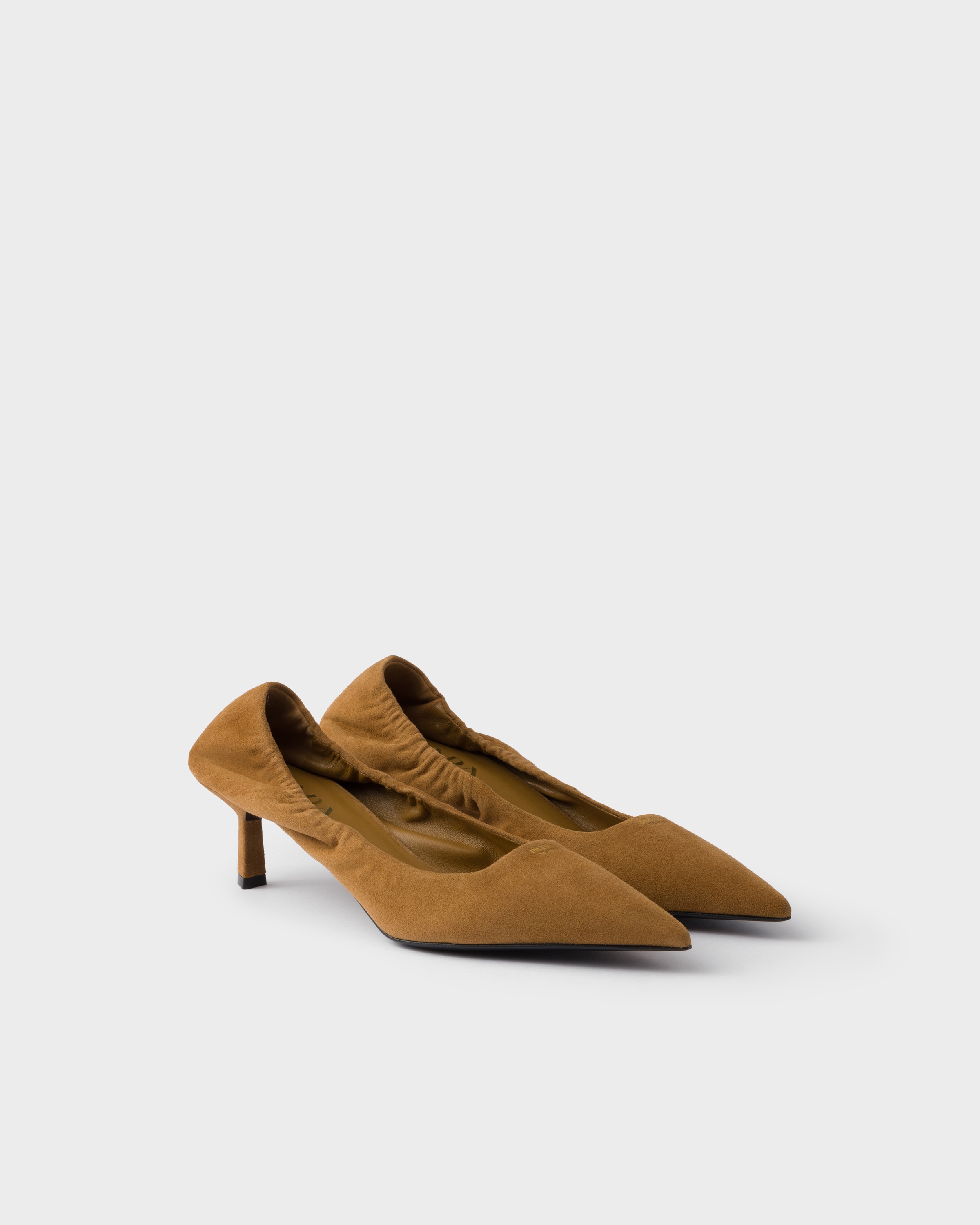 Prada Pumps Aus Wildleder In Brown