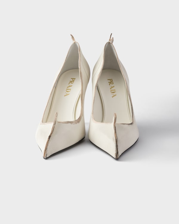 Pumps aus antikem Leder Pumps aus antikem Leder