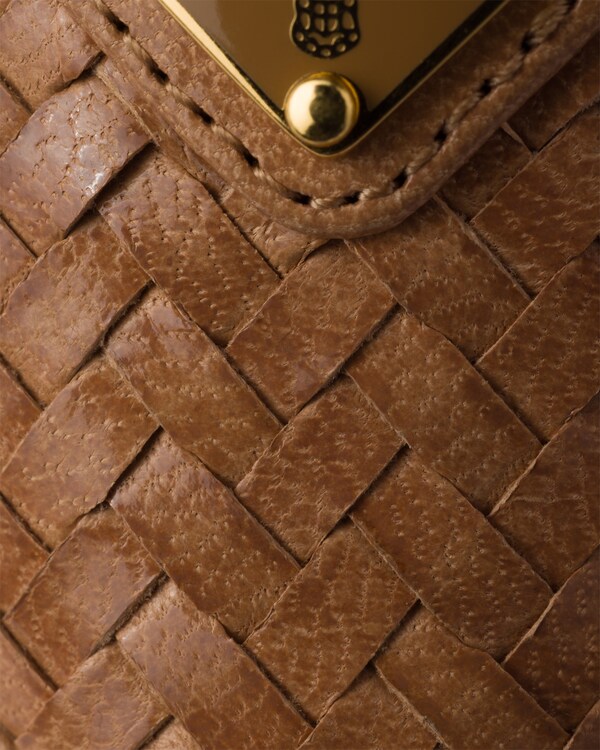 حذاء بكعب عالٍ ورباط على الكاحل من الجلد المحبوك - بيج الرمال حذاء بكعب عالٍ ورباط على الكاحل من الجلد المحبوك - بيج الرمال