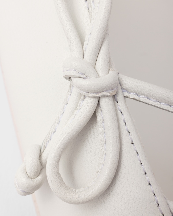 皮革高跟鞋 - 白色 皮革高跟鞋 - 白色