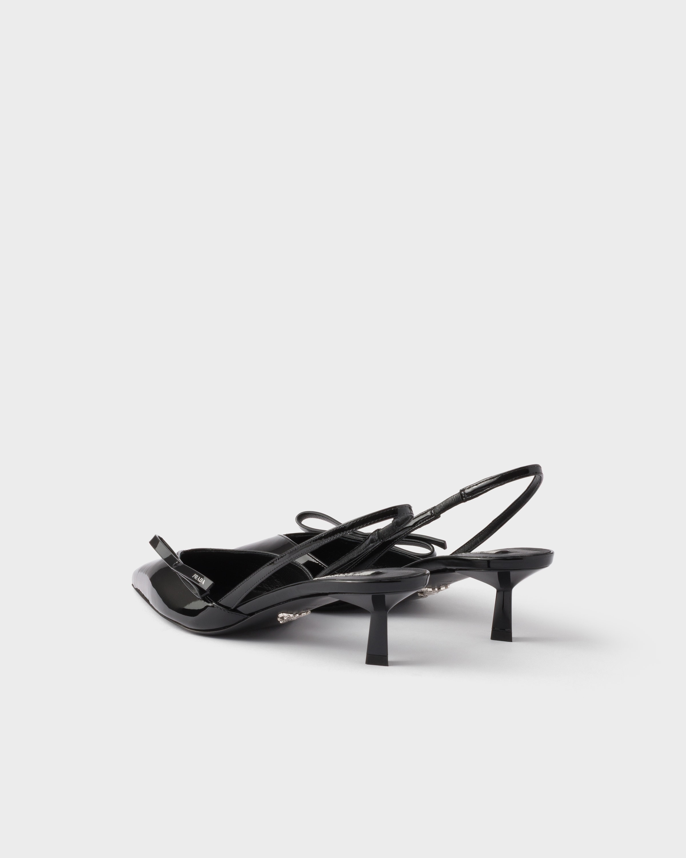 ブラック パテントレザー スリングバックパンプス | PRADA