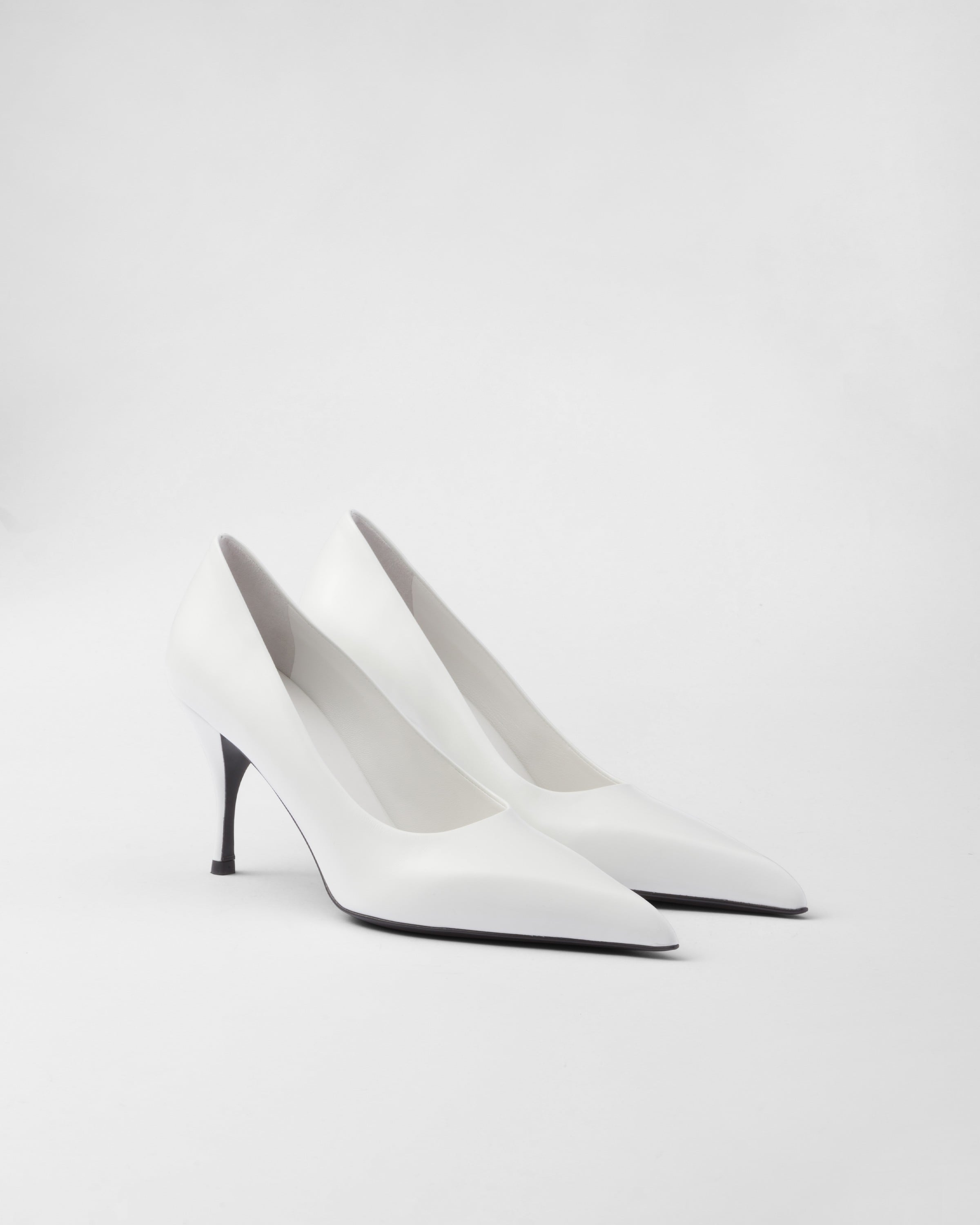 Shop Prada Pumps Aus Leder In White