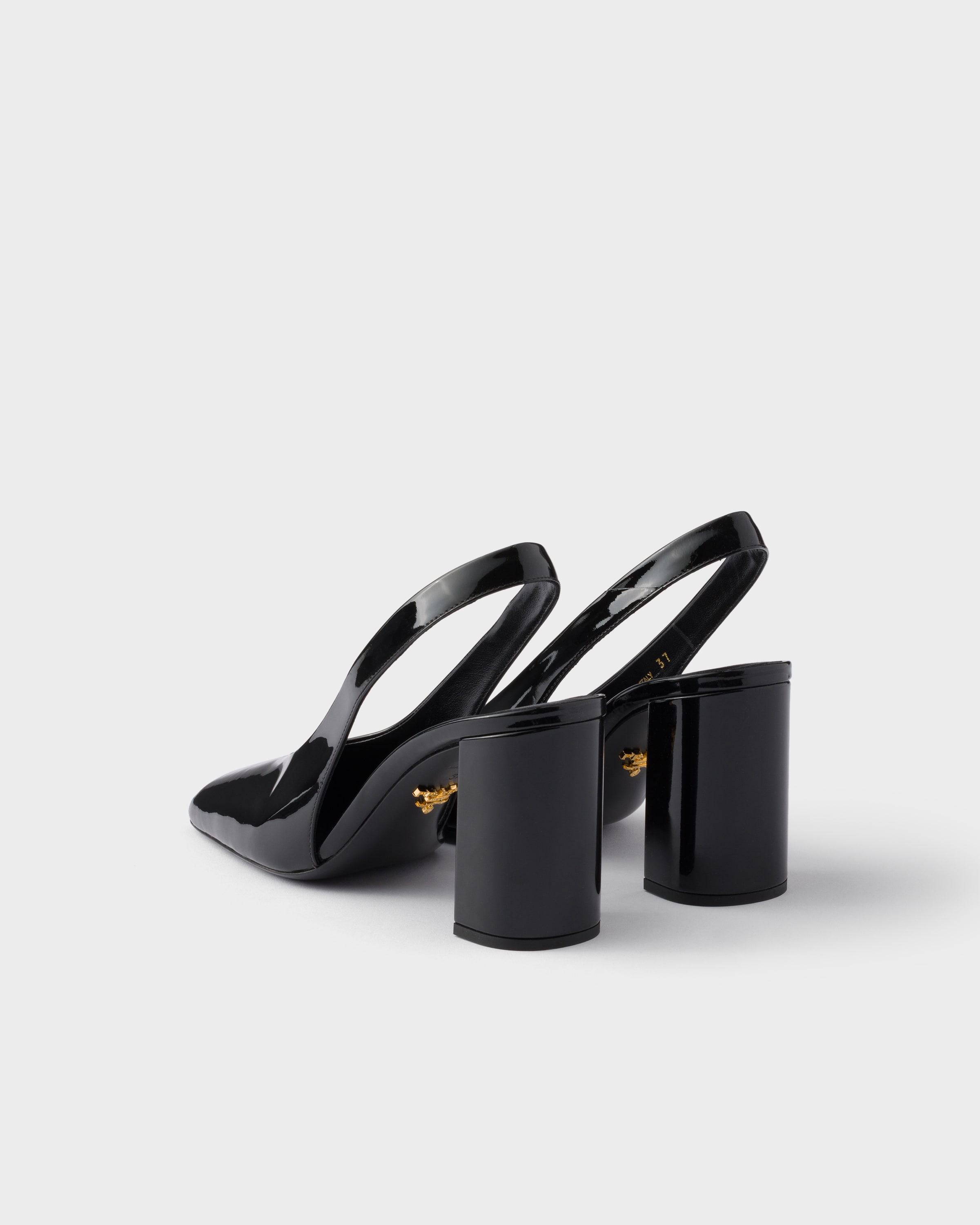ブラック パテントレザー スリングバックパンプス | PRADA - 日本