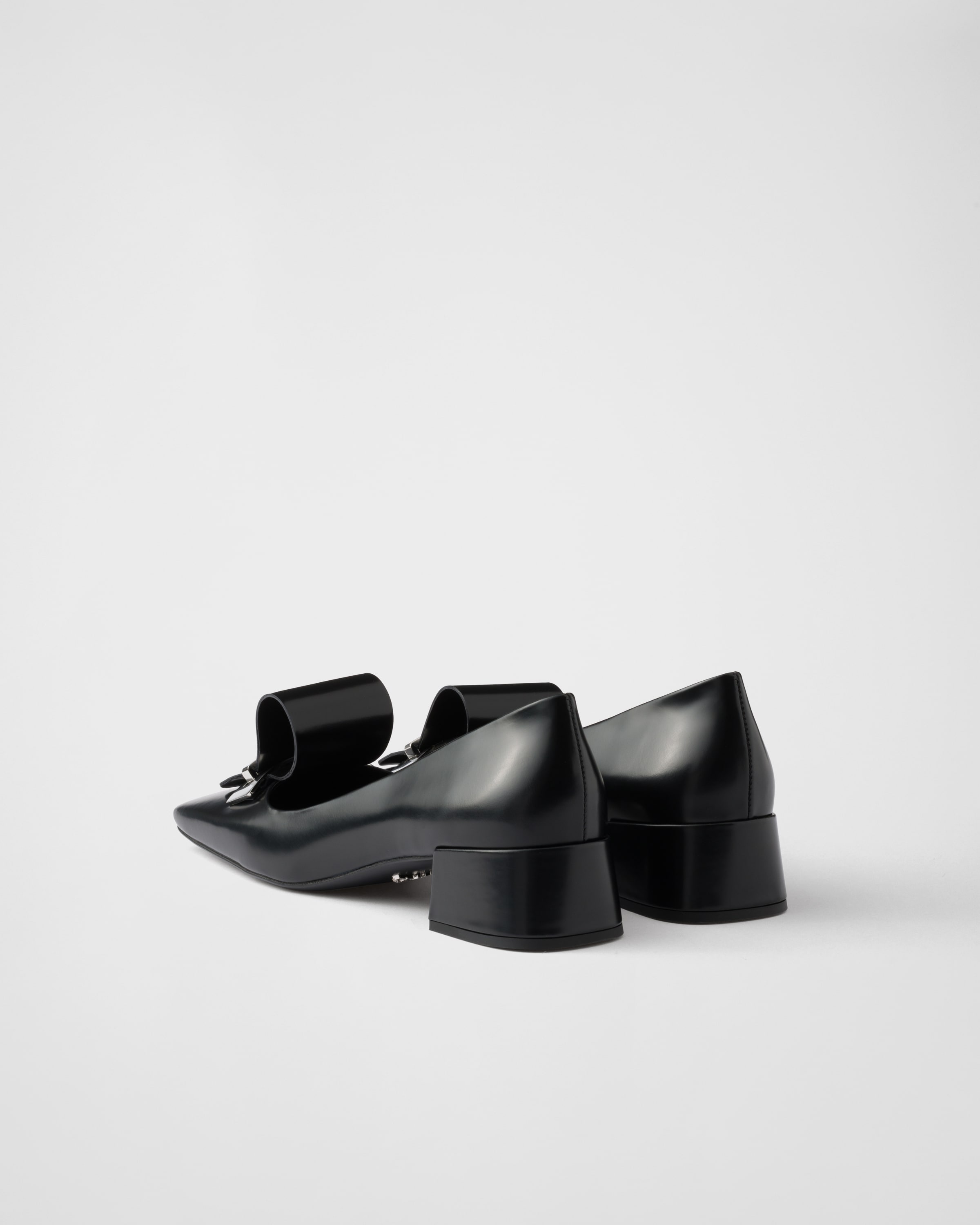 Prada Leather Pumps With Block Heel And Bow In Schwarz