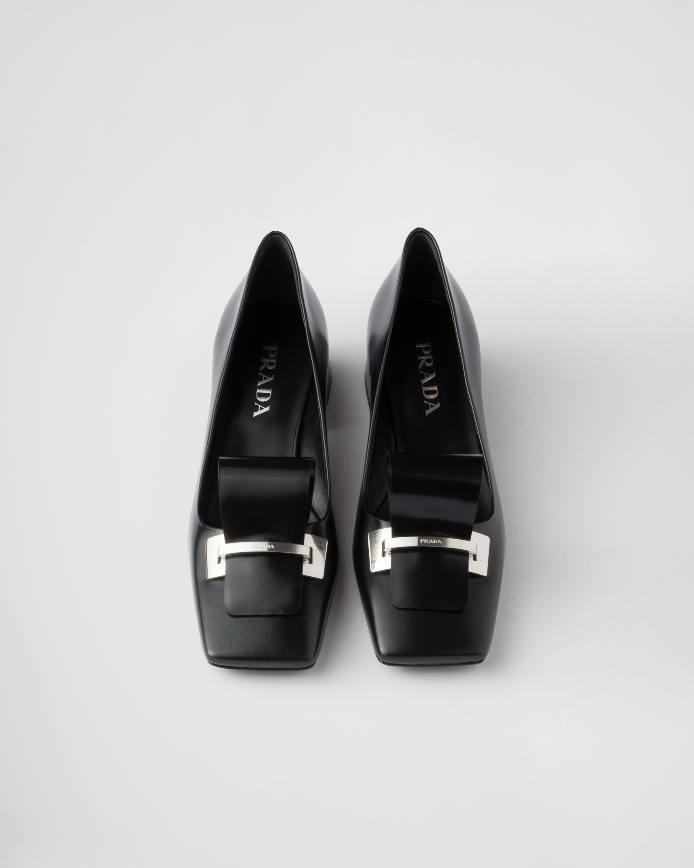 Prada Leather Pumps With Block Heel And Bow In Schwarz