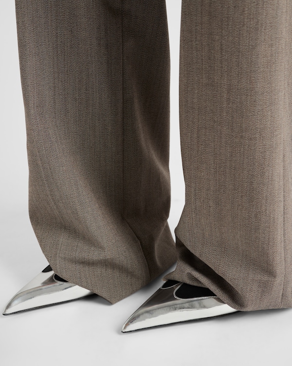 Décolleté in raso e pelle metallizzata Décolleté in raso e pelle metallizzata