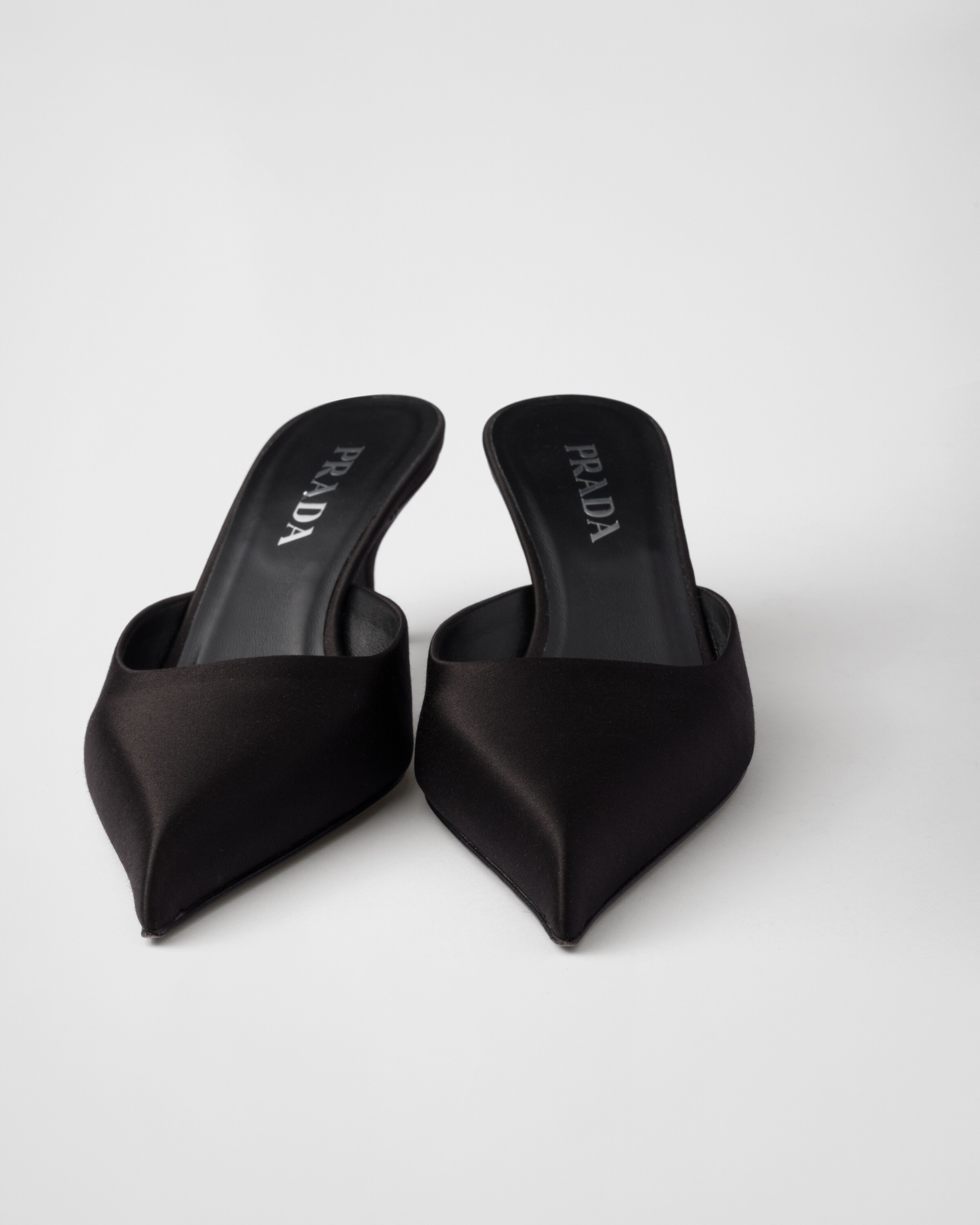 サンダル・ミュール PRADA | FROM THE RUNWAY Satin mules 1I483N_049_F0613_F_A085 cq5dam.web.hebebed.600.600.jpg