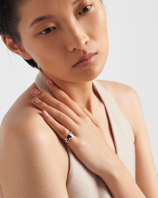 Enameled metal ring Enameled metal ring