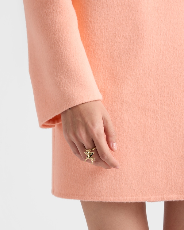 Anillo de metal y esmalte Anillo de metal y esmalte