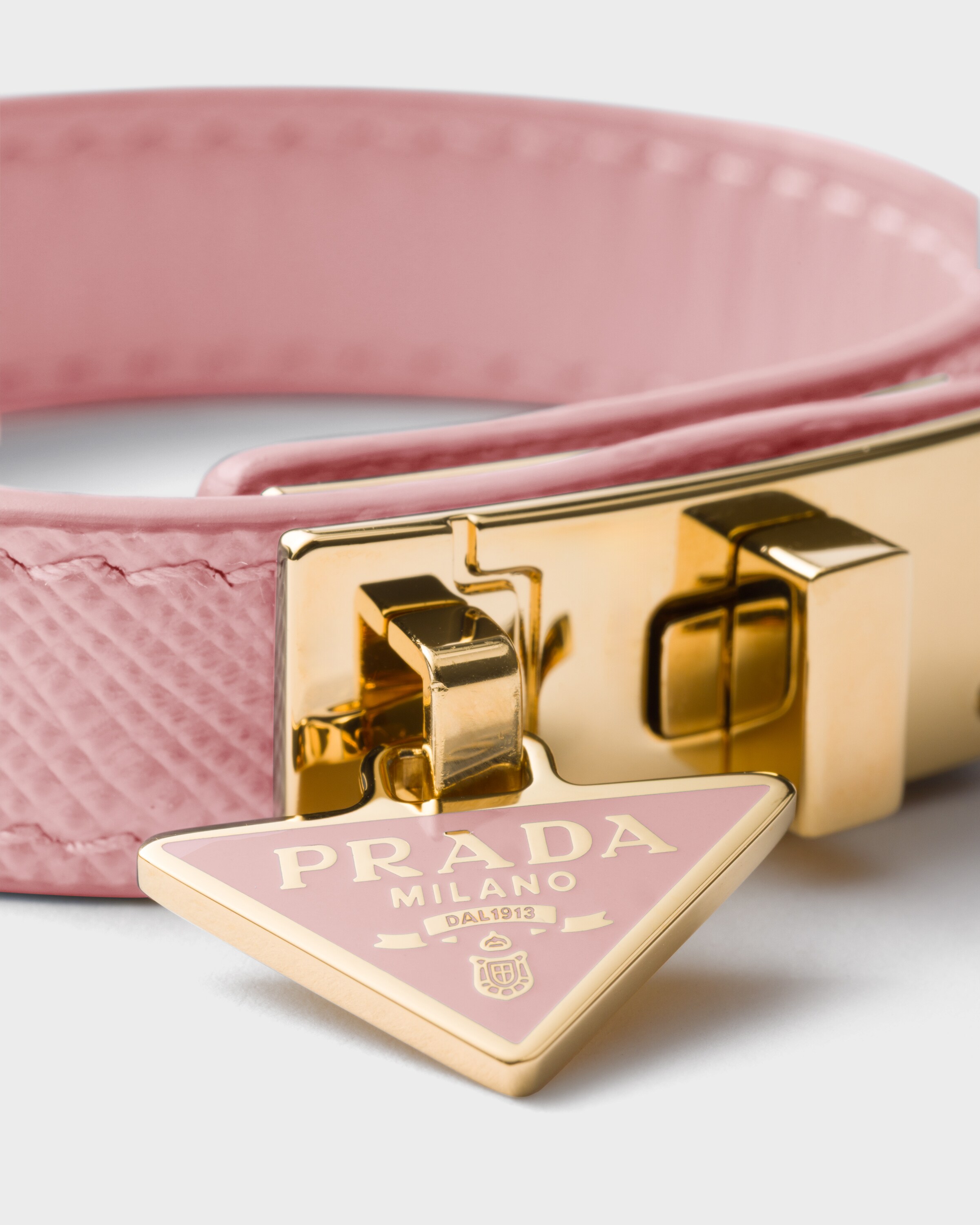 ピーチ サフィアーノレザー ブレスレット | PRADA - 日本