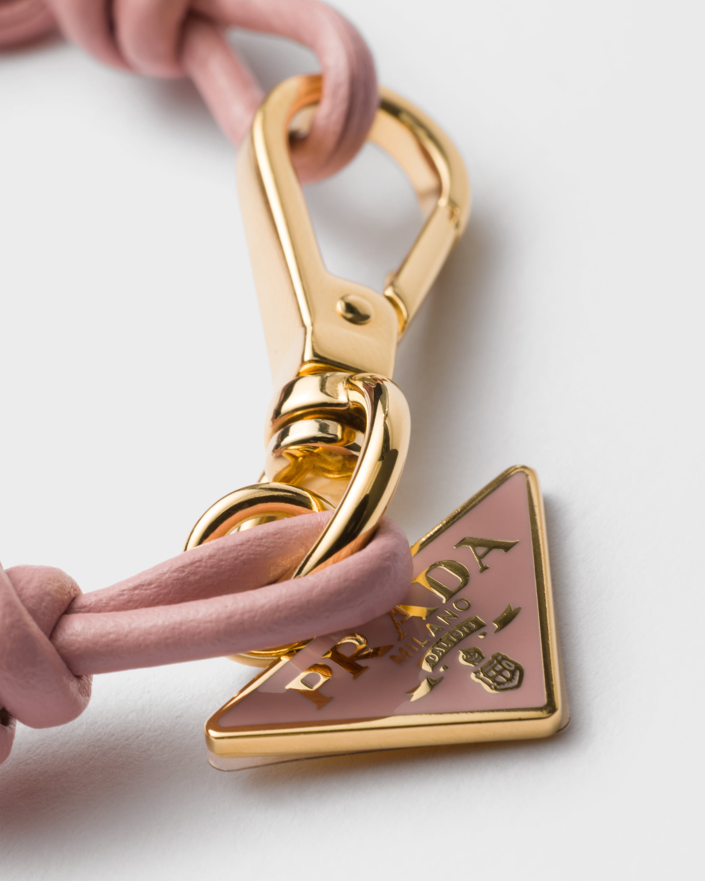 ミニミー 様用正規品 PRADA バングル ピンク 編込レザーブレスレット イン ピーチ ナッパレザー ブレスレット | PRADA - 日本