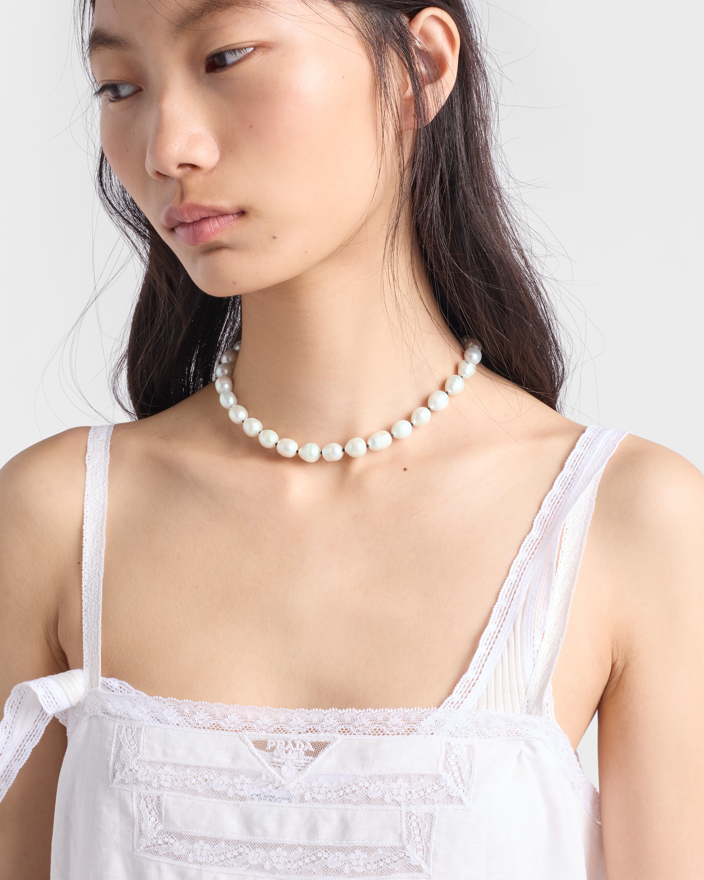 ゴールド／パール メタルとパールのネックレス | PRADA - 日本