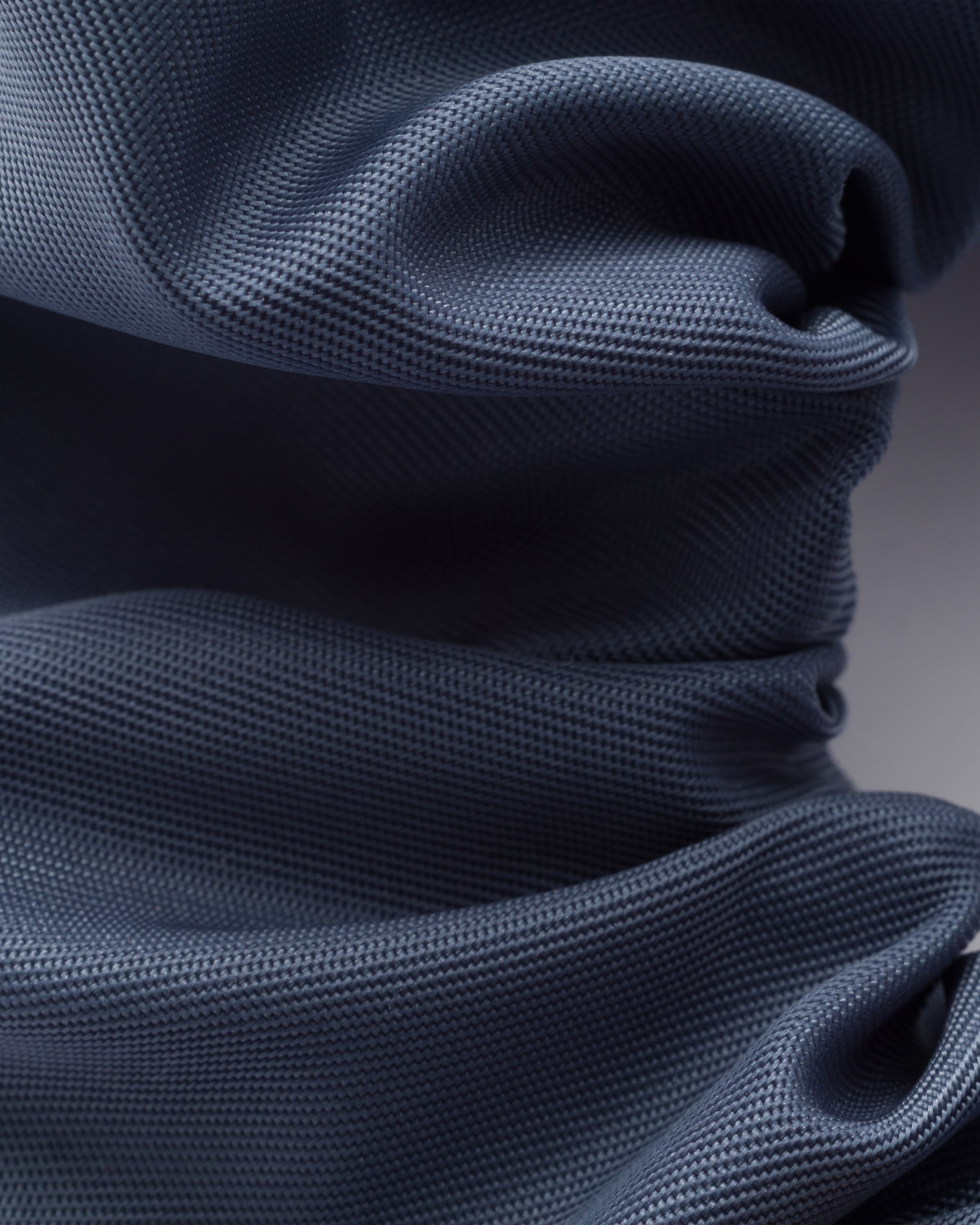 アビエーションブルー Re-Nylon シュシュ | PRADA - 日本