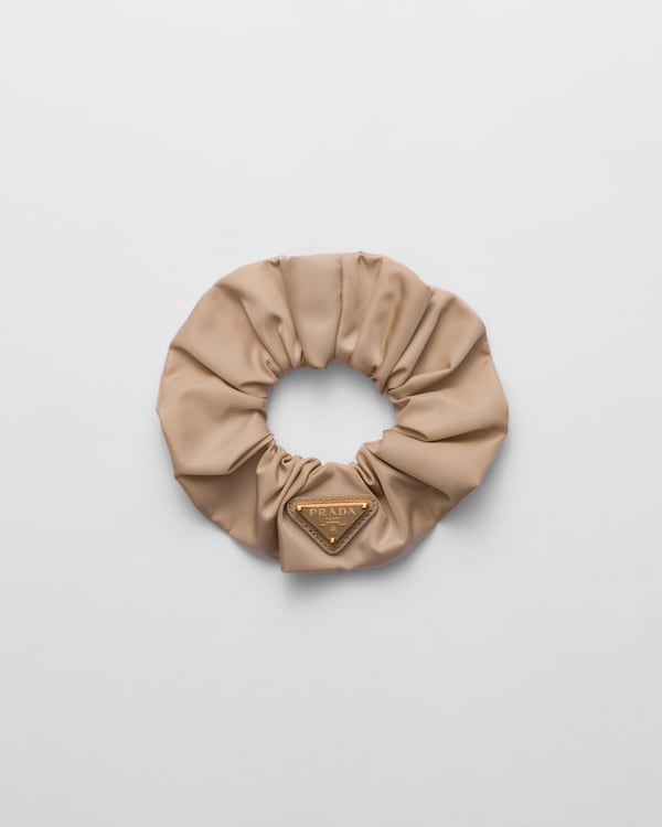 【日本入手困難】プラダ Satin scrunchie ヘアアクセサリー Black Satin scrunchie | PRADA
