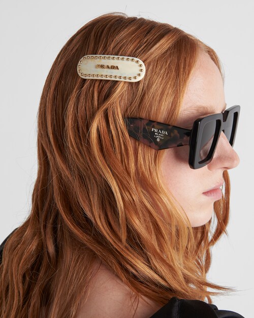 Prada Barrette en plexiglas 2